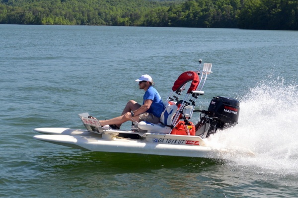 2011 CraigCat E2 Elite power catamaran with Nissan 30hp fuel-injected 