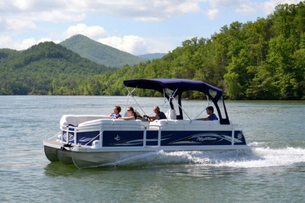 JC Pontoon Boat Rental on Lake Chatuge North Georgia Boat Rentals