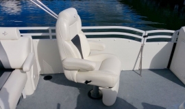 2013 JC TriToon NepToon Sport 23 S150. - 10