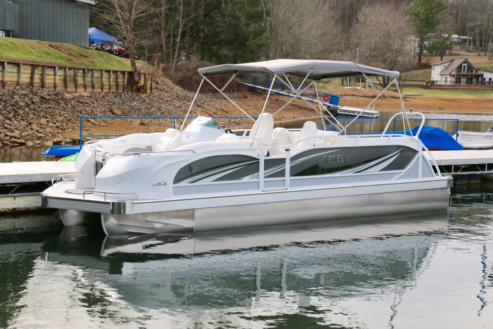 White Tritoon Boat in Lake Chatuge Georgia
