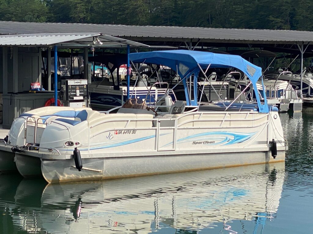 Classic JC TriToon Pontoon Boat rental on lake chatuge north georgia ga boat rentals near atlanta