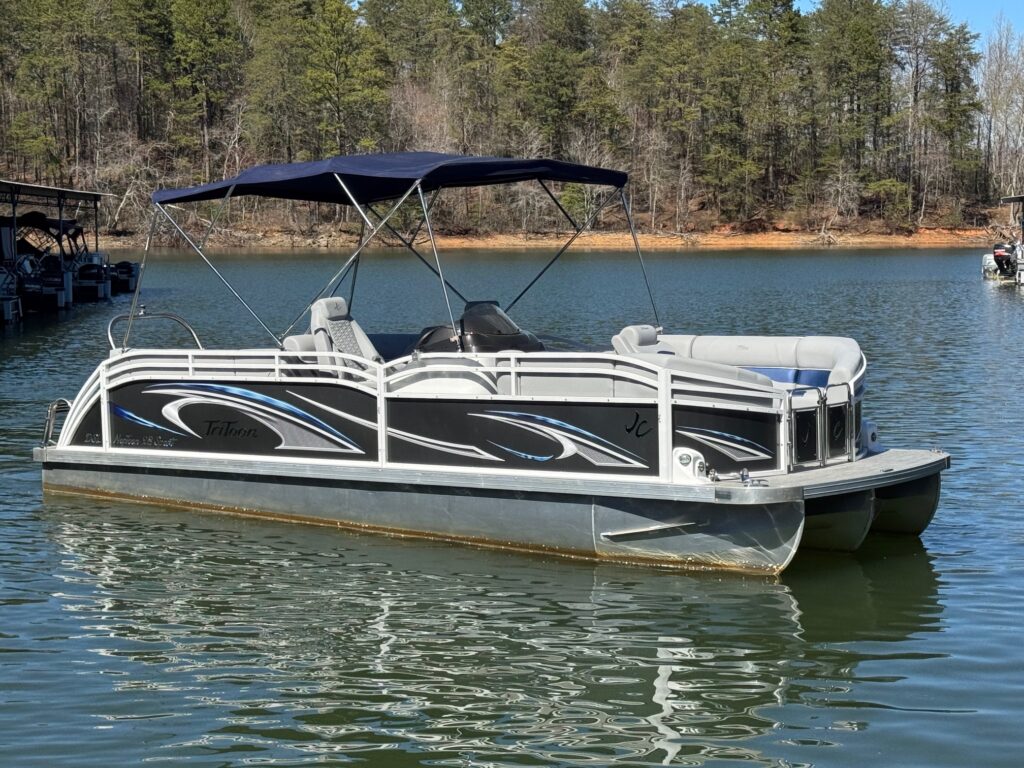 tritoon pontoon boat rentals lake chatuge hiawassee georgia near atlanta